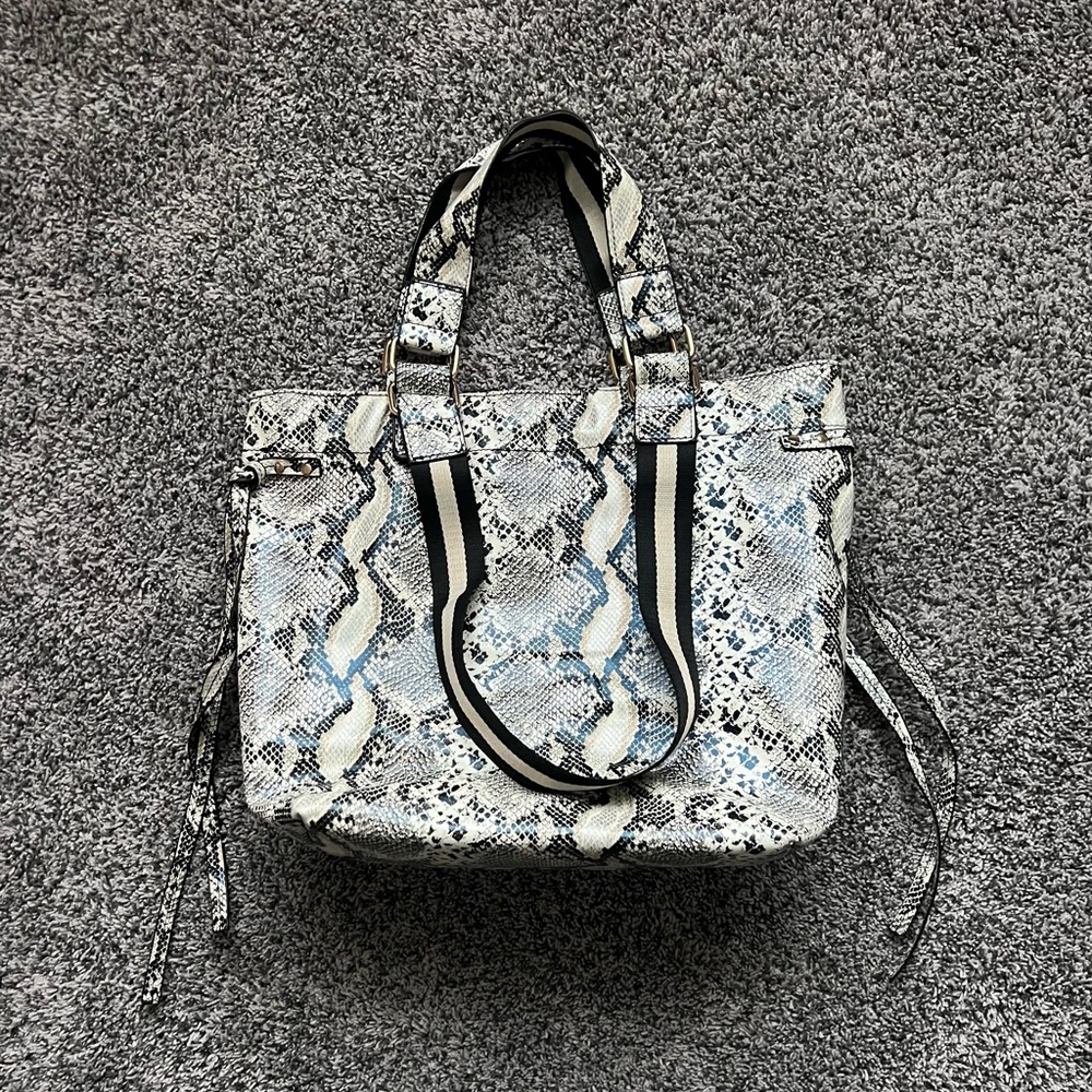 Ahdorned snake leather tote - Picture 2 of 9